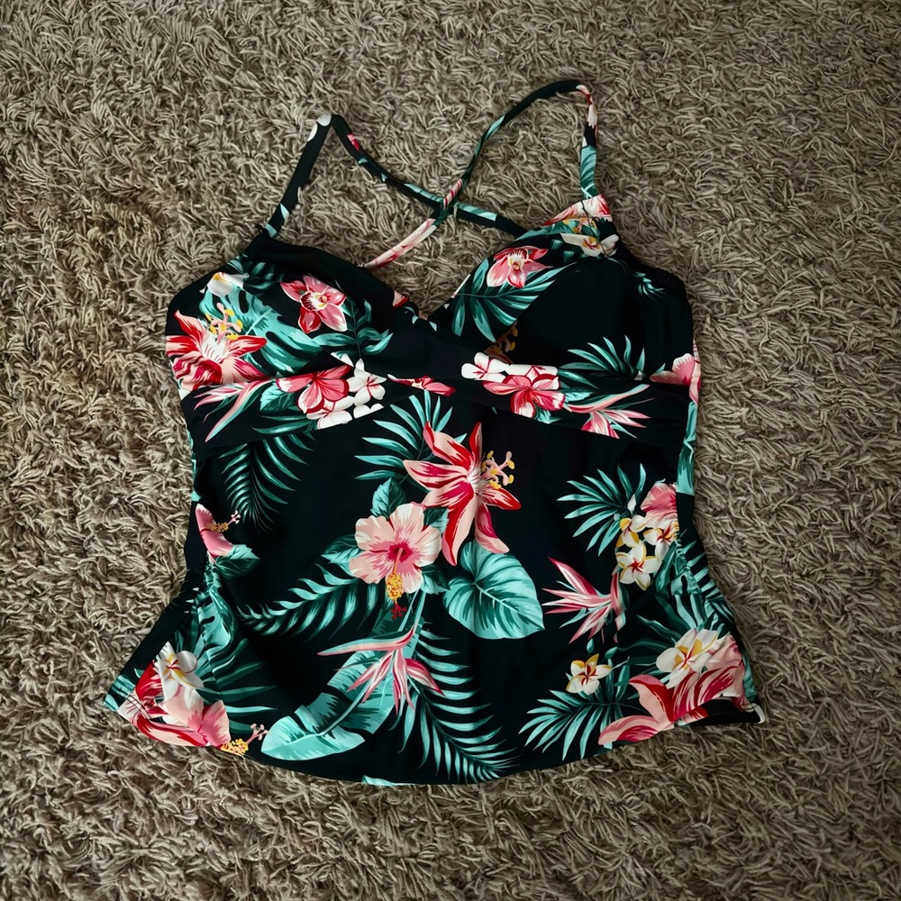Cupshe Black Floral Tankini Top